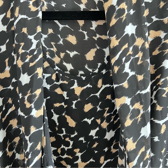 Vince Camuto Women’s Animal Print Black and Gold Long Sleeve Blouse - Picture 6 of 12